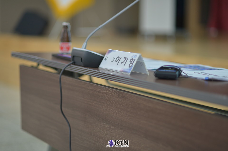  [김포 문화산업③] 김포문화예술회관 다시 추진…50만 도시 문화 기반 재편 /사진=이기형 김포시장 취임100일 기자간담회, K trendy NEWS DB ⓒ케이 트렌디뉴스 무단전재 및 수집, 재배포금지