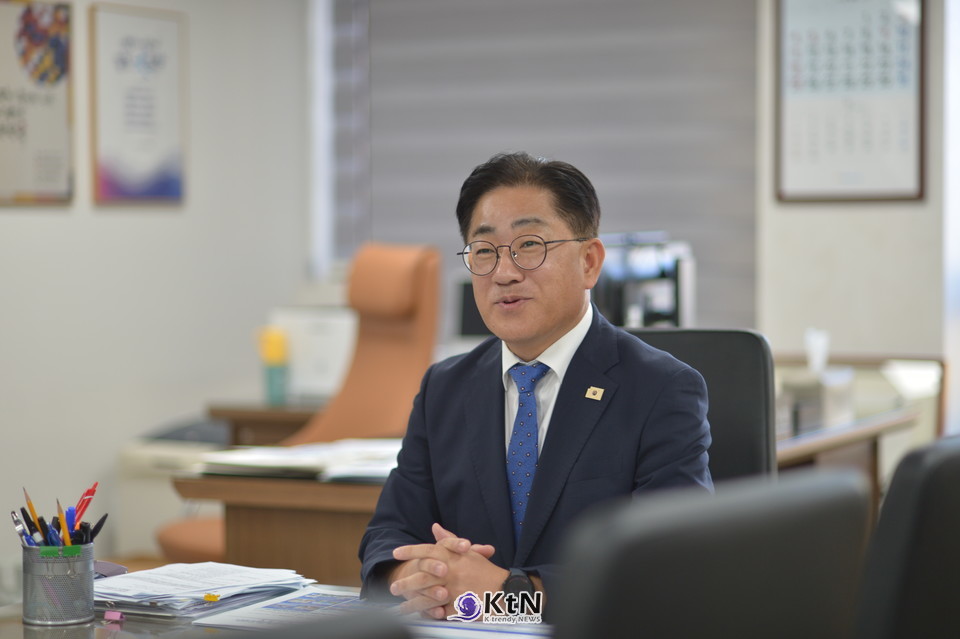 민선 8기에서 서울시·강서구와 협의한 건설폐기물처리장 문제도 민선 9기가 이어받은 조건 가운데 하나다. 이 시장이 “어떤 경우에도 착공과 개통 시기가 늦어지면 안 된다”고 강조한 배경에도 이런 구조가 놓여 있다. /사진=K trendy NEWS DB ⓒ케이 트렌디뉴스 무단전재 및 수집, 재배포금지