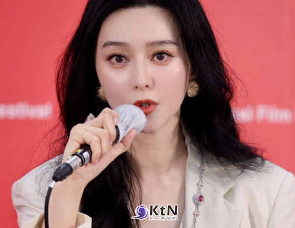 3년 만에 부산 찾은 판빙빙、’아가씨‘·’가능한 사랑‘에 경탄…배우는 AI가 못 넘본다 。。。중국 배우 판빙빙이 제31회 부산국제영화제(BIFF 2026)에서 한국 영화와 배우들의 연기 방식에 깊은 인상을 받았다고 밝혔다.   사진=2026. 10.07.K trendy NEWS DB ⓒ케이 트렌디뉴스 무단전재 및 수집, 재배포금지