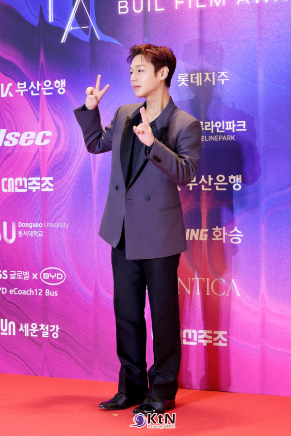 1690만 '단종 신드롬' 박지훈, 유해진과 호흡 맞추고 부일영화상 올해의 스타상 수상 ...박지훈, '왕과 사는 남자'로 부일영화상 올해의 스타상  사진=2026. 10.08. K trendy NEWS DB ⓒ케이 트렌디뉴스 무단전재 및 수집, 재배포금지