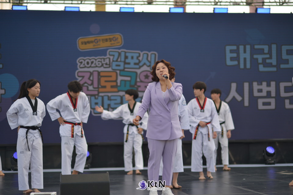 개회식 행사를 진행하고있는 조승희 MC/사진=K trendy NEWS DB ⓒ케이 트렌디뉴스 무단전재 및 수집, 재배포금지