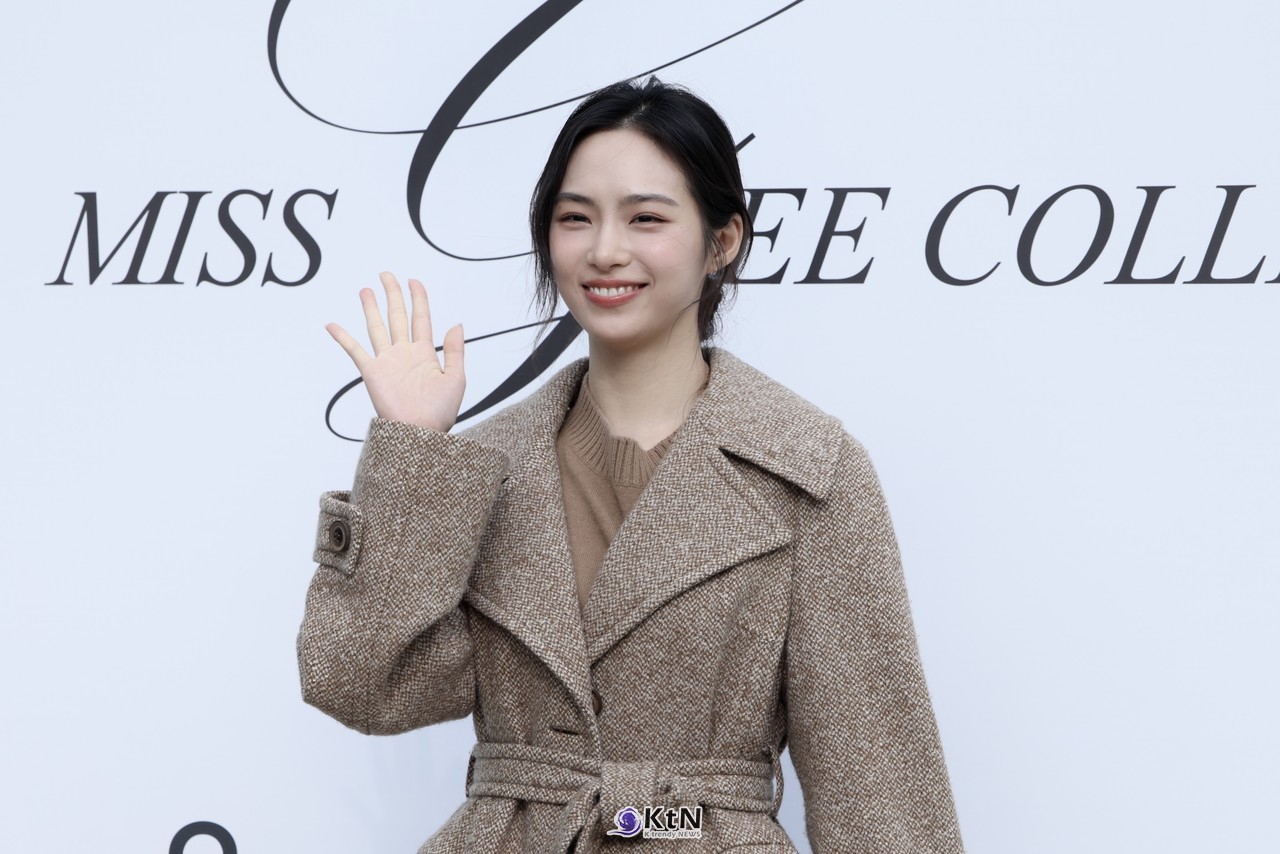  [KtN 현장포토] 차서연, 클래식한 질감의 랩 코트… 가을빛 물든 '올드머니 룩' ... 15일 예술의 전당서 열린 미스지콜렉션 2027 S/S 포토콜 참석  사진=2026. 10.15.K trendy NEWS DB ⓒ케이 트렌디뉴스 무단전재 및 수집, 재배포금지