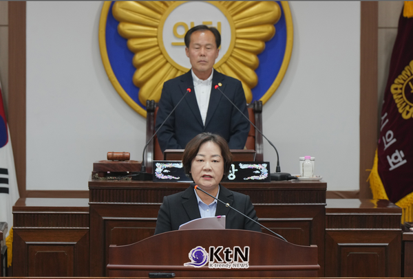 윤경례 포천시의원이 행정감사 첫날 5분 발언하고 있다. (사진=윤경례 의원실 제공)