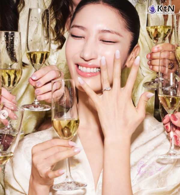 넷플릭스 흥행작 '케데헌' 주역 부부 탄생! '신영균 외손녀' 이재, 동화 같은 가든 웨딩  사진=2026. 10.20. 이재 인스타그램 갈무리 K trendy NEWS DB ⓒ케이 트렌디뉴스 무단전재 및 수집, 재배포금지