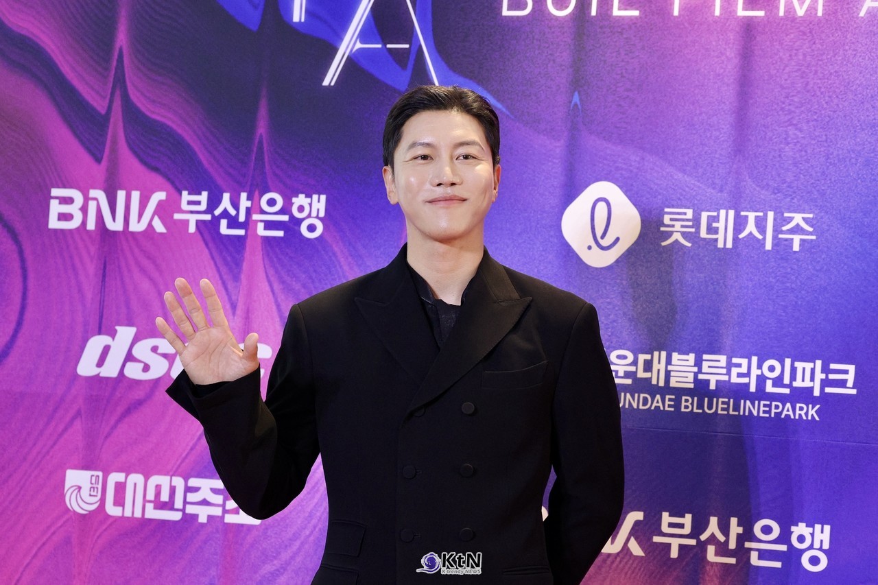 '호프' 신스틸러 음문석, 품절남 대열 합류…철통 보안 지킨 미모의 예비 신부 누구?   사진=2026. 10.21.K trendy NEWS DB ⓒ케이 트렌디뉴스 무단전재 및 수집, 재배포금지