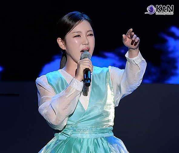 가수 송가인을 상대로 제기된 가요 ‘단장의 미아리 고개’ 저작권 침해 소송이 미국 연방지방법원에서 최종 각하됐다. 재판부는 재판 관할권 부재를 판결 사유로 명시하는 동시에, 원고가 인공지능(AI)을 남용해 부실한 소송 서류를 반복적으로 제출한 점을 지적하며 제재 가능성을 경고했다.  사진=2026. 10.22. 송가인 인스타그램 갈무리 K trendy NEWS DB ⓒ케이 트렌디뉴스 무단전재 및 수집, 재배포금지