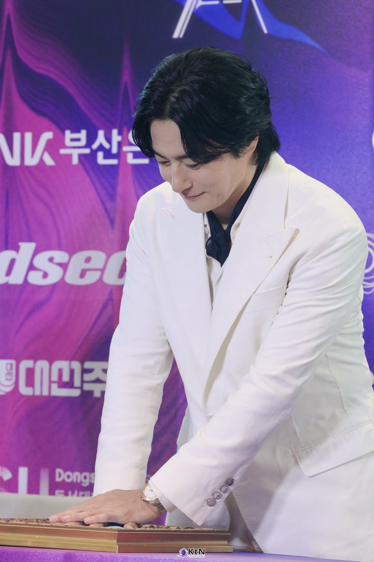 [KtN 현장포토] 장동건·이혜리·최현진, 부일영화상 빛낸 3인 3색 핸드프린팅 현장  사진=2026. 10.23.K trendy NEWS DB ⓒ케이 트렌디뉴스 무단전재 및 수집, 재배포금지