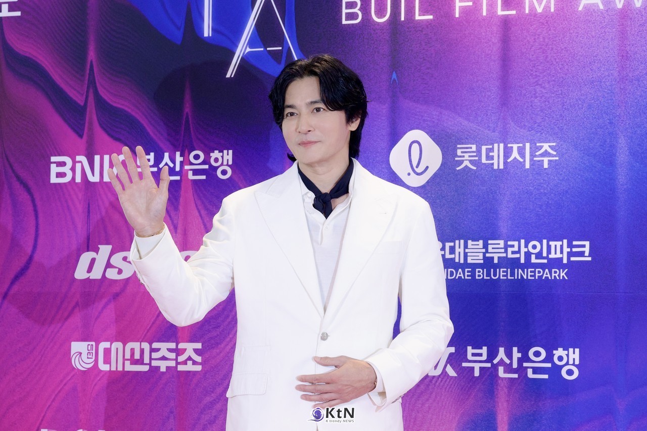 [KtN 현장포토]  배우 장동건은 10월 7일 오후 4시 30분 부산 해운대구 시그니엘 부산 그랜드 볼룸에서 개최된 제35회 부일영화상 식전 핸드프린팅 행사에 참석했다.    사진=2026. 10.23.K trendy NEWS DB ⓒ케이 트렌디뉴스 무단전재 및 수집, 재배포금지