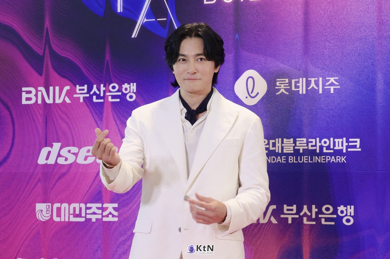 [KtN 현장포토]  배우 장동건은 10월 7일 오후 4시 30분 부산 해운대구 시그니엘 부산 그랜드 볼룸에서 개최된 제35회 부일영화상 식전 핸드프린팅 행사에 참석했다.    사진=2026. 10.23.K trendy NEWS DB ⓒ케이 트렌디뉴스 무단전재 및 수집, 재배포금지