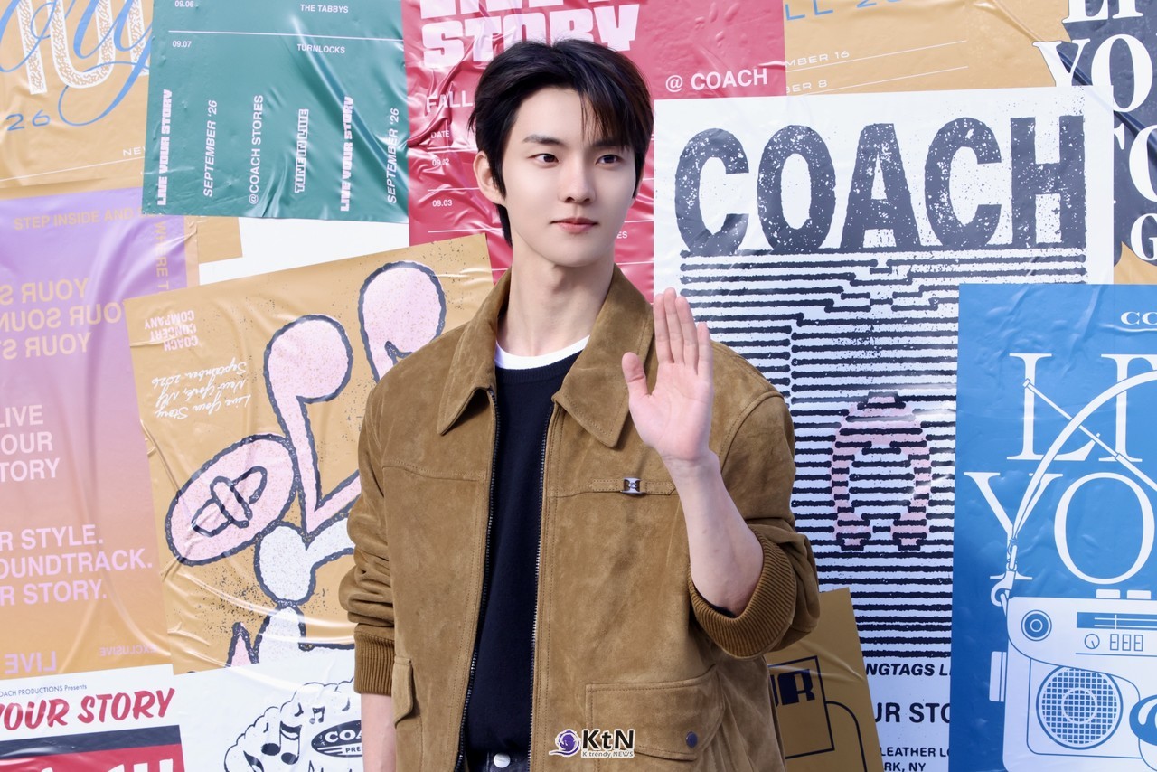 [KtN 현장포토] 더보이즈 지창민·김선우, 성수동 홀린 '가을 힙스터'… 완벽한 팝업 나들이  사진=2026. 10.23.K trendy NEWS DB ⓒ케이 트렌디뉴스 무단전재 및 수집, 재배포금지