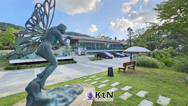 울미숲은 갤러리, 연꽃 연못, 오토캠핑장, 카페, 펫파크 등으로 구성된 국가대표급 복합힐링단지이다. (사진=조영식 기자)