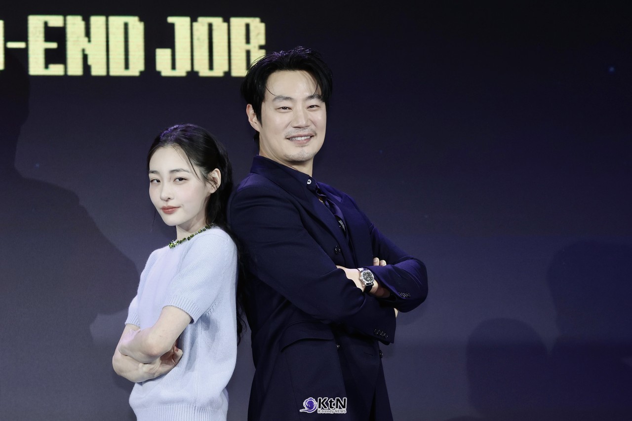 [KtN 현장포토] 김민하·이희준, 시선 사로잡는 피지컬 차이… 넷플릭스 '꿀알바' 출격  사진=2026. 10.28.K trendy NEWS DB ⓒ케이 트렌디뉴스 무단전재 및 수집, 재배포금지