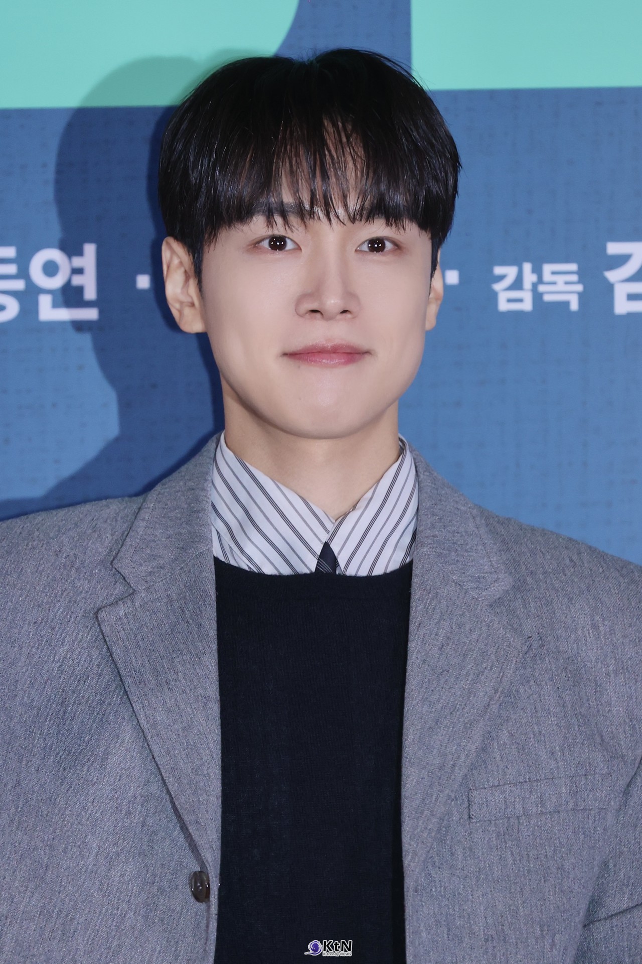  [KtN 현장포토] '최종면접' 강유석, 28일 용산 CGV 언론시사회 참석…클래식 재킷과 스트라이프 셔츠 매치로 지적 캐릭터 표현   사진=2026. 10.29 K trendy NEWS DB ⓒ케이 트렌디뉴스 무단전재 및 수집, 재배포금지