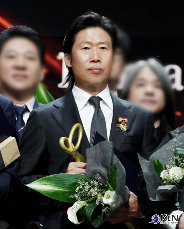 큰 상 감사…'대통령표창 ' 유해진, 논란의 ‘암살자(들)’ 지우고 ‘왕사남’만 남긴 수상 소감  사진=2026. 10.31 @vastprbot VAST엔터테인먼트    K trendy NEWS DB ⓒ케이 트렌디뉴스 무단전재 및 수집, 재배포금지