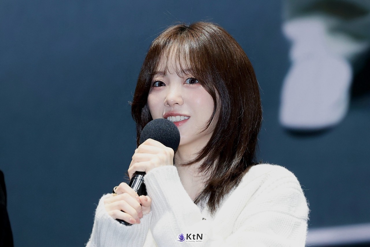 [KtN 현장포토] '최종면접' 조이현, 객석 밝히는 화이트 니트…설렘 가득 첫 무대인사  사진=2026. 10.31 K trendy NEWS DB ⓒ케이 트렌디뉴스 무단전재 및 수집, 재배포금지