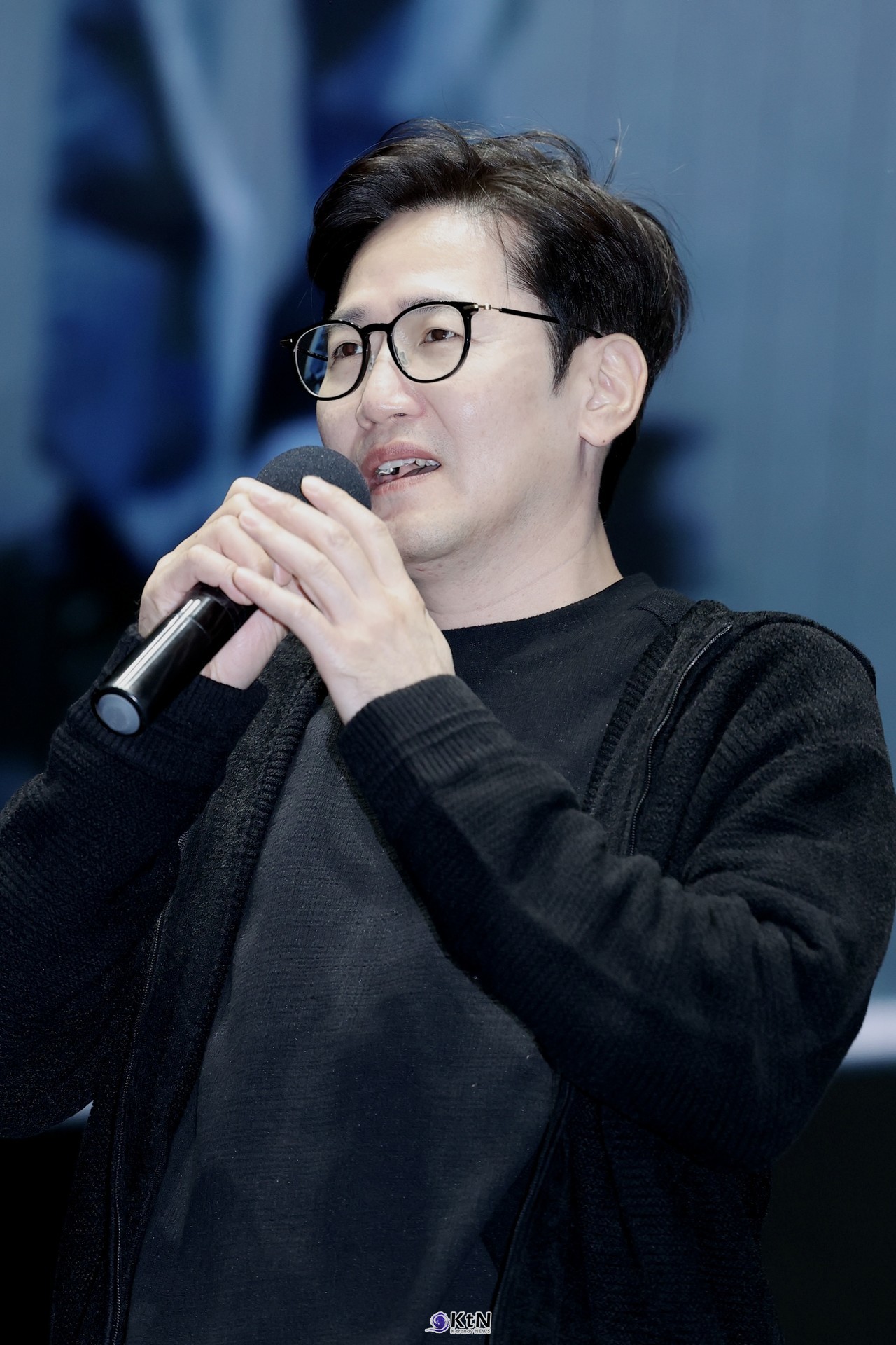 [KtN 현장포토] '최종면접' 김정훈 감독, 첫 무대인사서 관객 향해 벅찬 미소 사진=2026. 10.31 K trendy NEWS DB ⓒ케이 트렌디뉴스 무단전재 및 수집, 재배포금지
